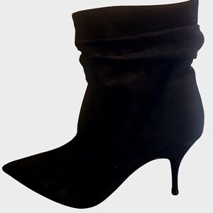 NEW! ANN TAYLOR Black Suede Textured Slouchy Ankle Boots 6.